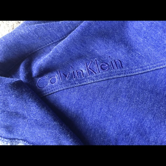 Calvin Klein Sweatshirt - Picture 3 of 3